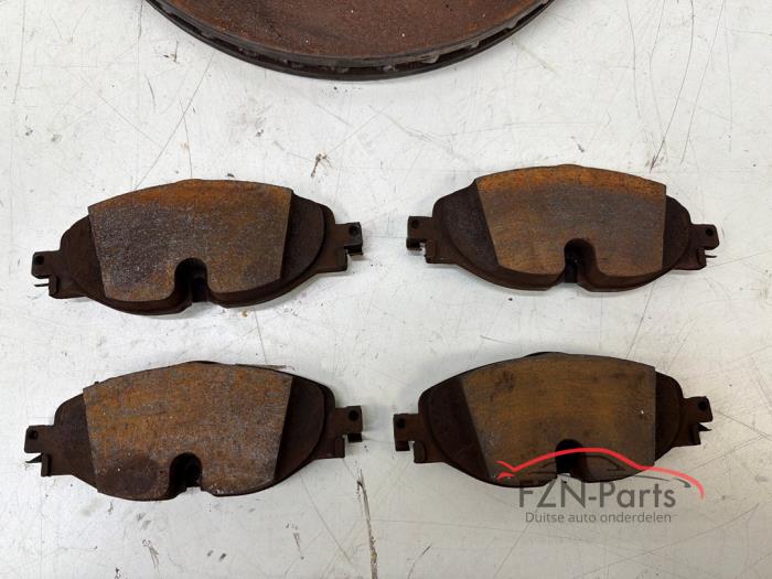 VW Polo 2G Rem schijf + klauwen + Blokken compleet voorzijde