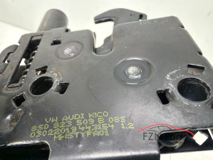 VW Polo 2G Motorkapslot kabel