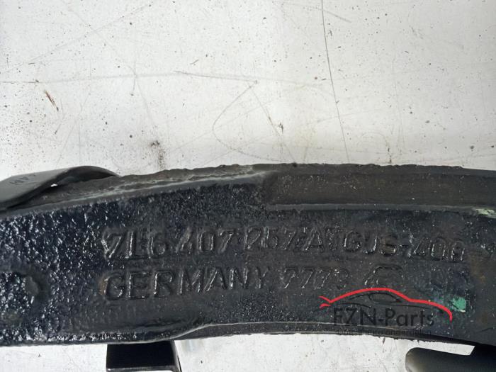 VW Touareg Wielophanging Links-Voor