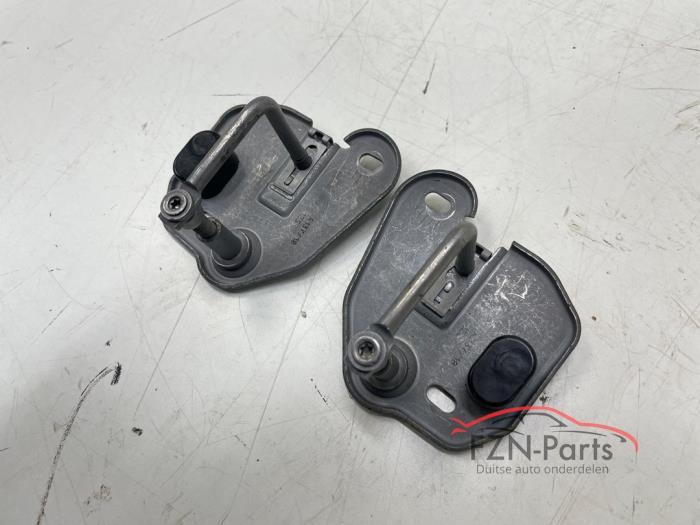 Skoda Kodiaq 565 Vanghaak set links rechts motorkap