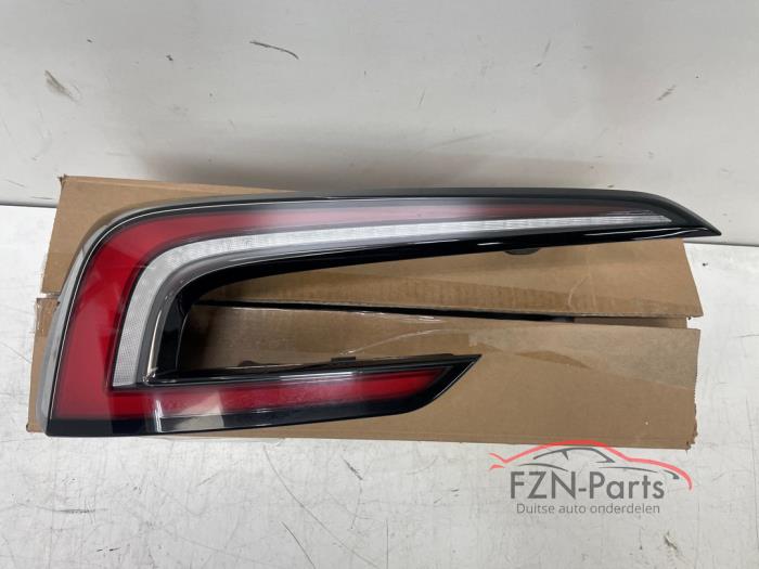 Tesla Model 3 Facelift achterlicht links