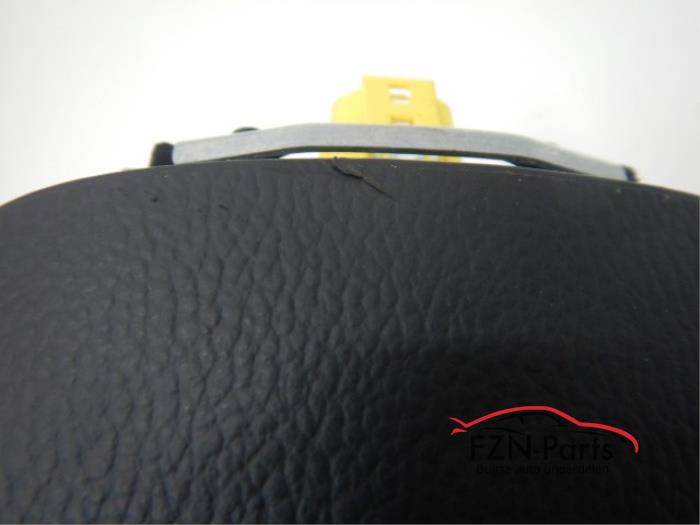 VW Golf 7 Stuurairbag met lichte schade