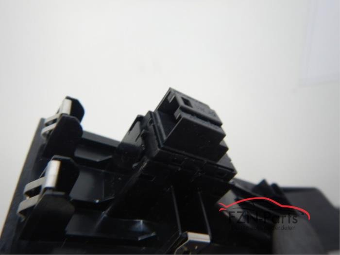 VW Transporter T6.1 Raamschakelaar Rechts-Voor