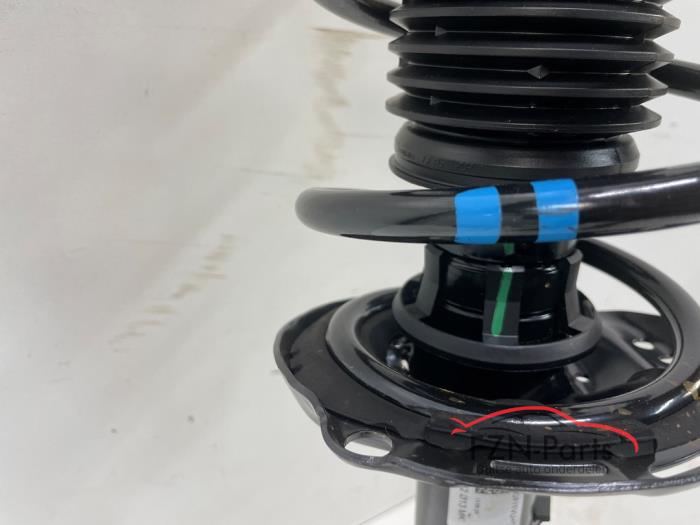 VW Golf 8 Wielophanging Veerpoot fusee rechts-voor