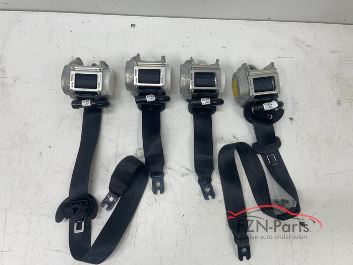 Seat leon 5FA Gordel set voor + achter