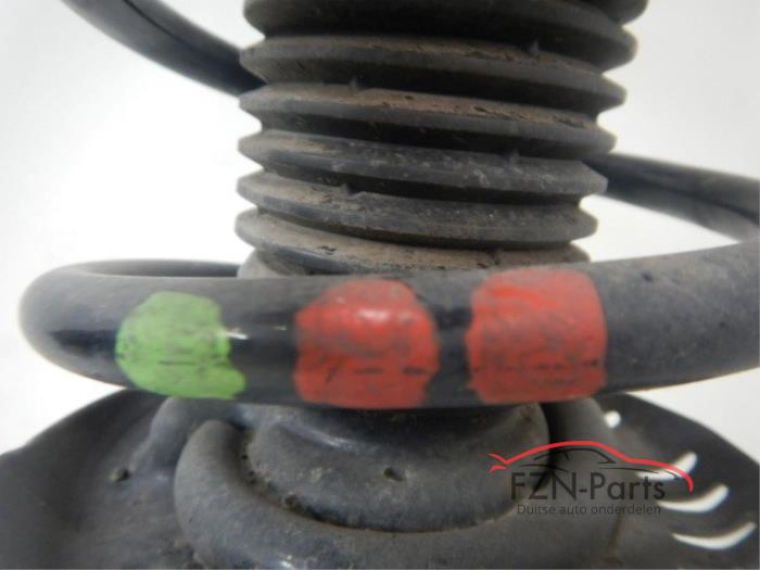 VW Caddy 2K5 Veerpoot L/R Voorzijde