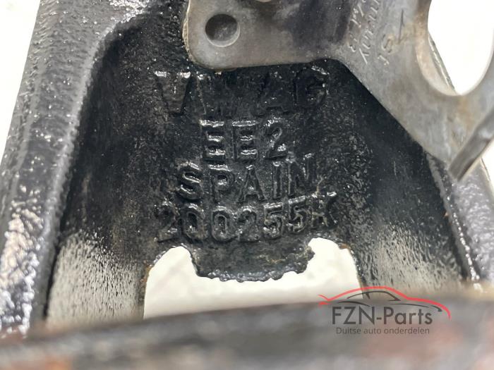 VW Polo 2G Fusee Links-voor