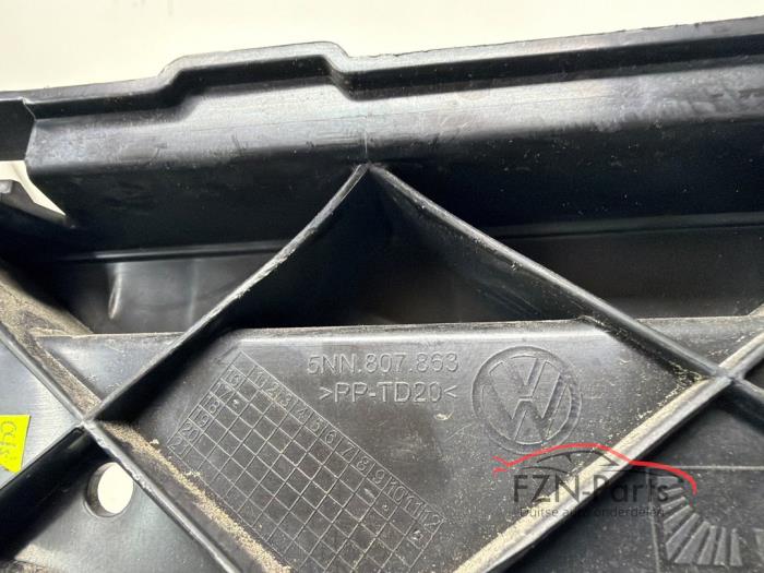 VW Tiguan 5NN Bumper geleider steun midden achter