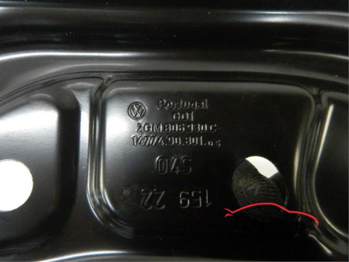 VW T-Cross 2GM Koplamphouder Rechts