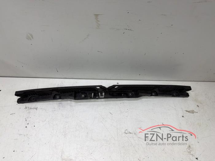 VW Tiguan 5NN Bumper geleider steun midden achter