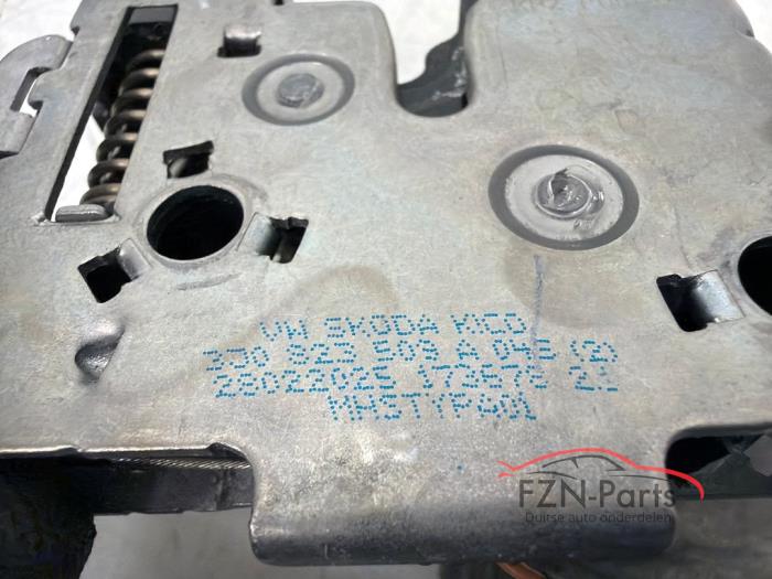 VW Tiguan 571 Motorkapslot kabel