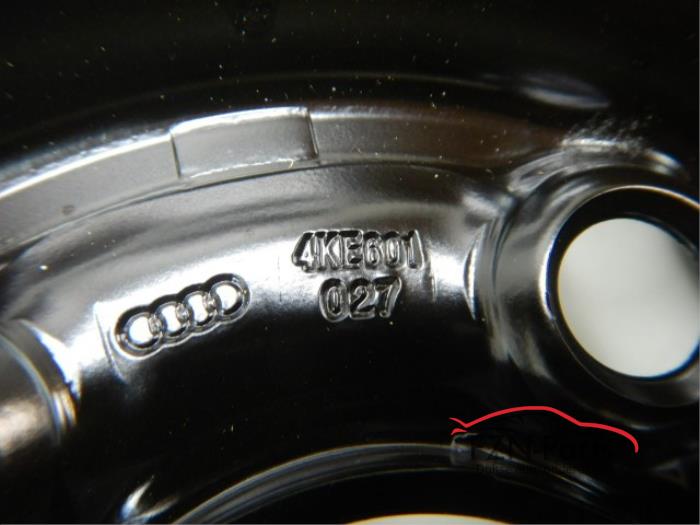 Thuiskomer Audi E-Tron (23826156)