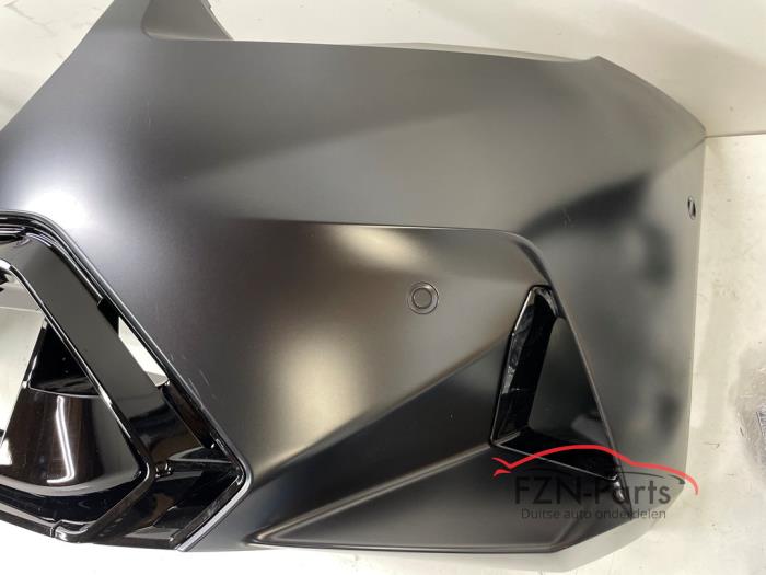 BMW M5 G90 Voorbumper 6PDC grijs