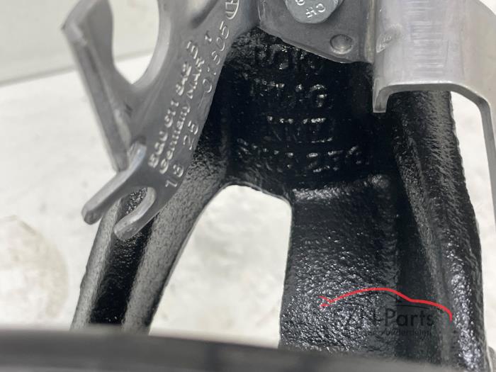 VW Golf 8 Wielophanging Veerpoot fusee rechts-voor