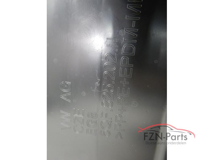 VW Tiguan 5NA Bodemplaat Rechts R