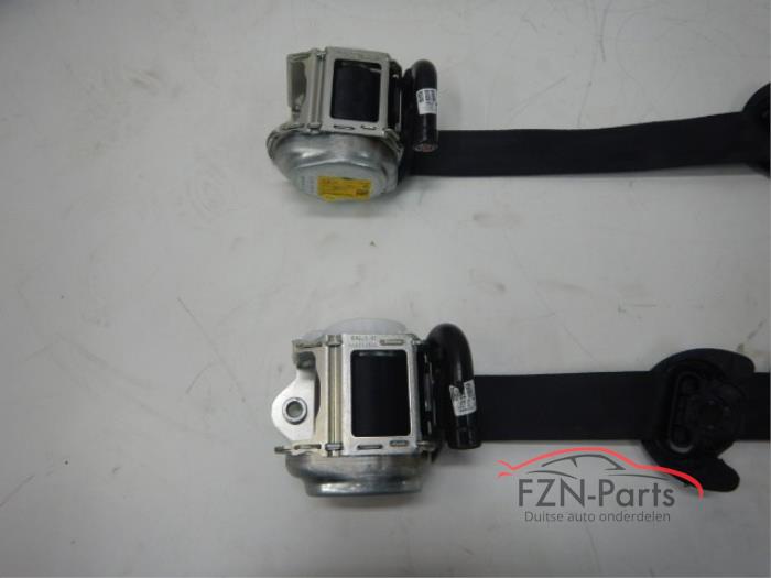 VW Golf 8 Gordelset voorzijde met stoelpatroon links rechts