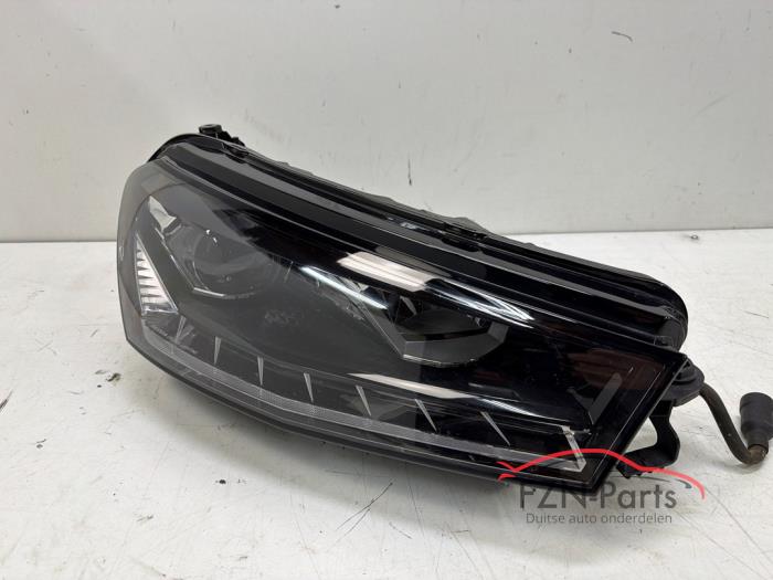 Skoda Fabia IV 6VB Koplamp Rechts compleet