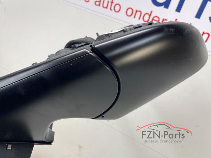 Tesla Model Y zij buiten spiegel links