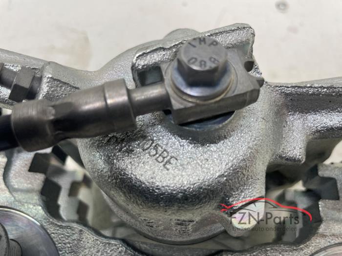 VW Golf 8 Remklauw Links voor