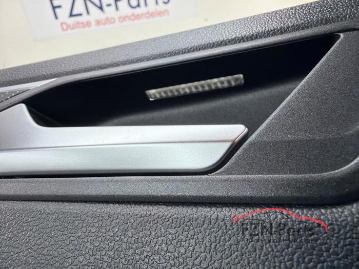 VW Tiguan 5NA Facelift R Deurpanelen Leer Engels Deurpanelen verlicht