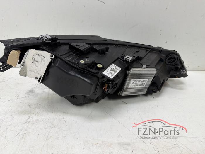 VW Golf 8 5H Facelift Koplamp IQ-Light Links Matrix Blackline