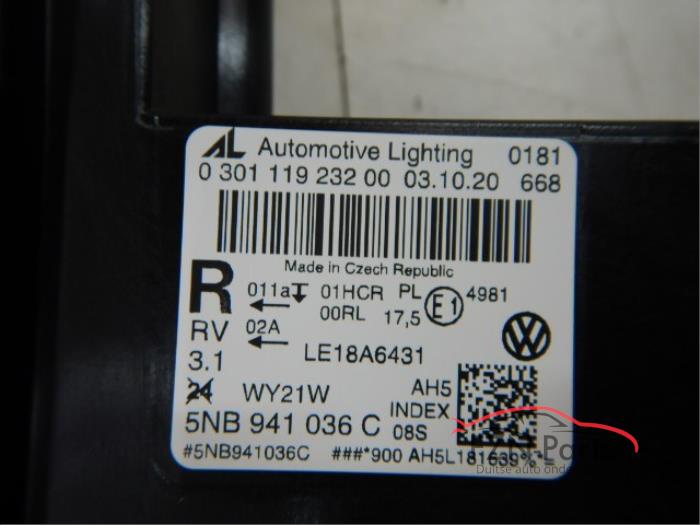 VW Tiguan 5NA Facelift Koplamp Rechts VOLLED