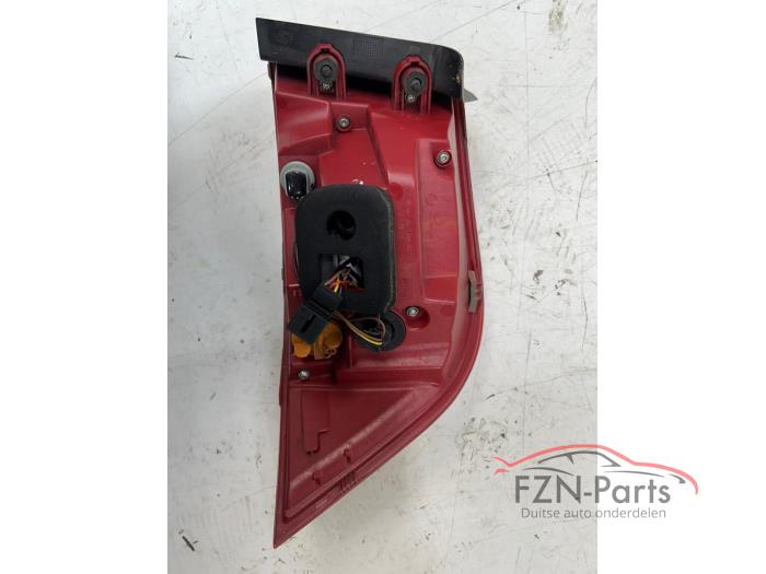 VW Passat B7 Achterlicht Links-buiten