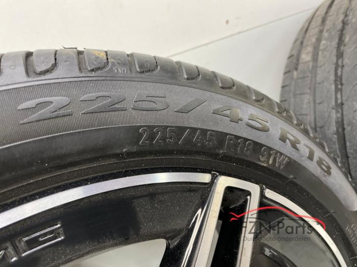 Mercedes-Benz W177 W118 AMG Velgen set + Banden