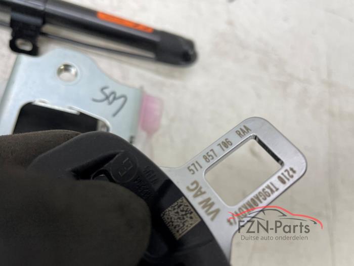 VW Tiguan 571 Gordel rechts-voor met stoelpatroon