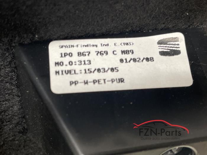 Seat Leon 1P0 Hoedenplank