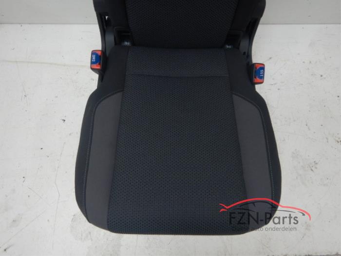 VW Touran 5TA Stoel stof Interieur 7 persoons midden 2e zitrij