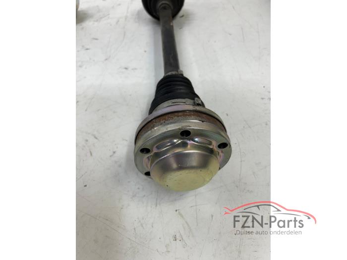 VW Golf 8R Aandrijfas Rechts-voor