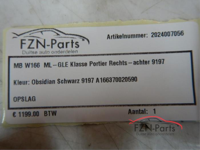 Mercedes-Benz ML GLE Klasse W166 Portier Rechts-achter 9197