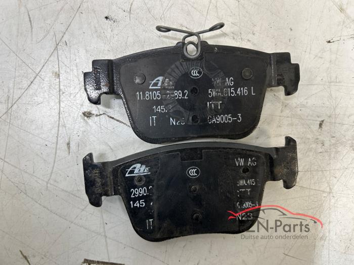 VW Golf 8 Remschijf+blokken achterzijde