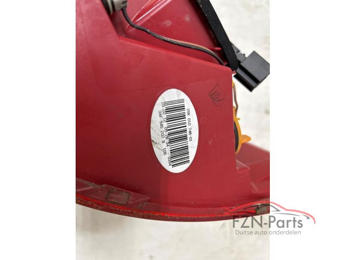 VW Passat B7 Achterlicht Links-buiten