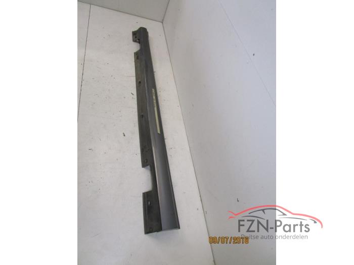 Mercedes-Benz W176 A-Klasse side skirt links grijs