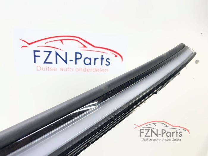 Tesla Model Y Junifer Lamp Koplamp Midden voorzijde