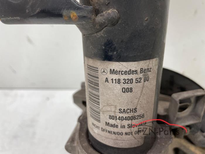 Mercedes-BEnz CLA Veerpoot Fusee Rechts-voor