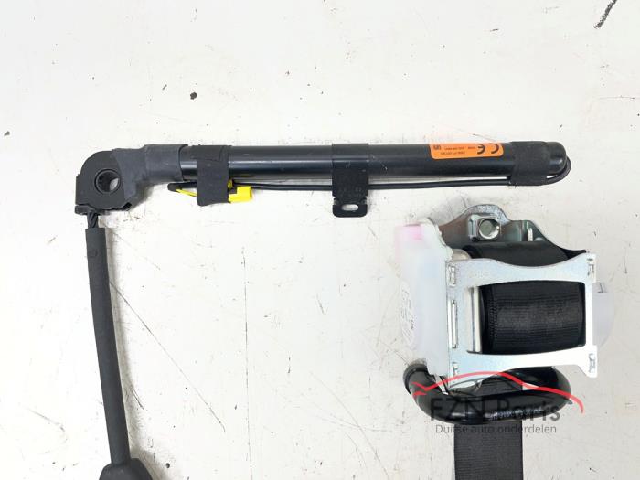 VW Tiguan 571 Gordel rechts-voor met stoelpatroon