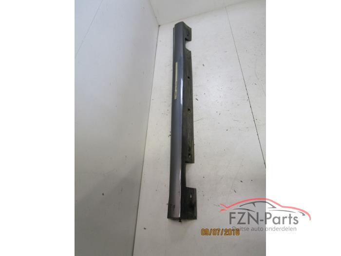 Mercedes-Benz W176 A-Klasse side skirt links grijs