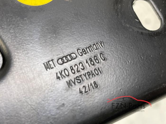 Audi A6 4K Motorkap vanghaken set links rechts zwart