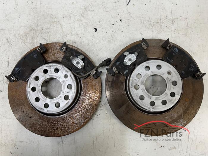 VW Golf 8 Remschijf+blokken voorzijde