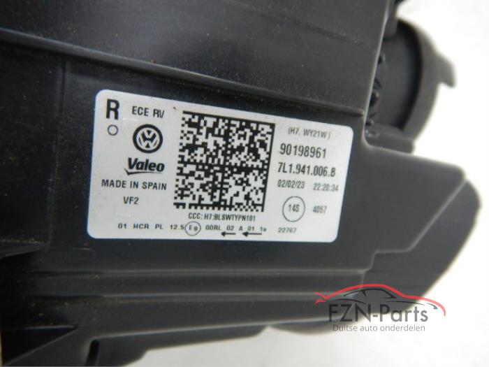 VW Transporter T6.1 Koplamp rechts H7