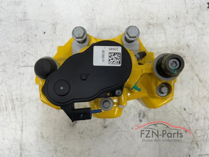 Mercedes-Benz W206 C63S E-Performance Remklauw links-achter Geel