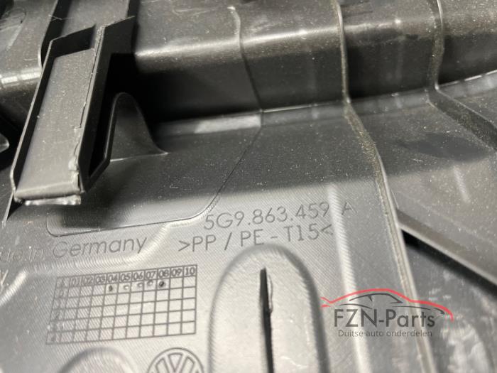 VW Golf 7 Variant instapbekleding achterklep met uitsparing voor trekhaak opener