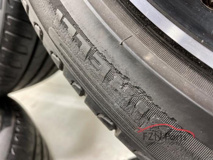 Mercedes-Benz W177 W118 AMG Velgen set + Banden