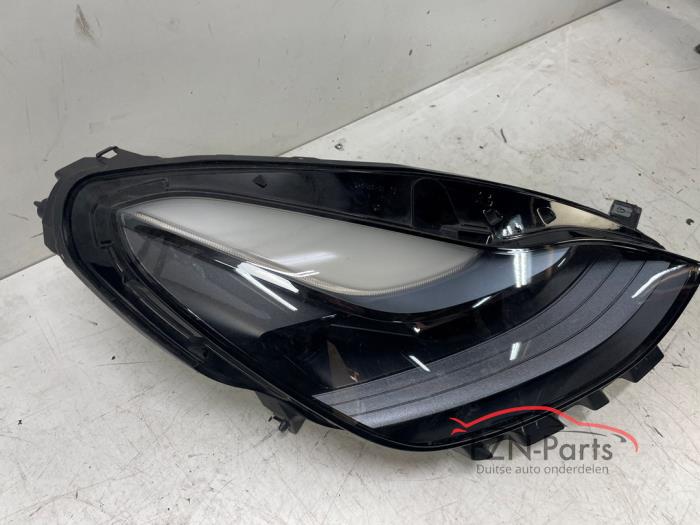 Tesla Model 3 Koplamp Rechts VOLLED compleet