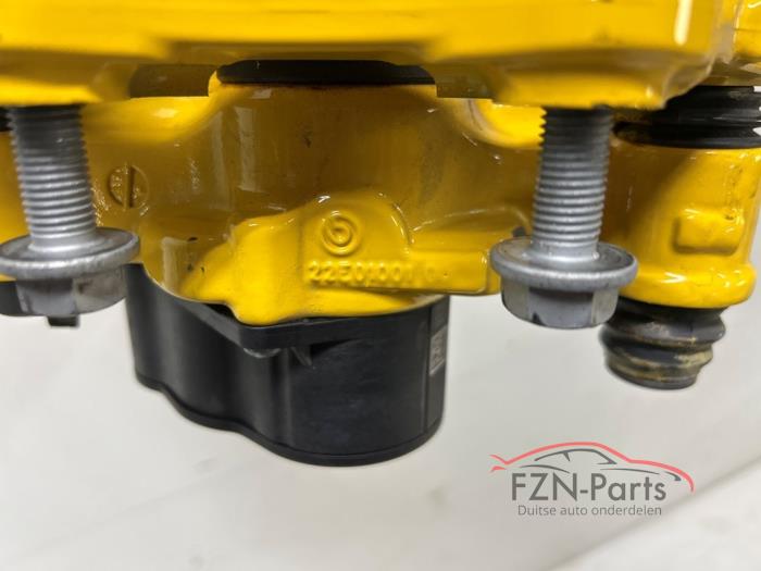 Mercedes-Benz W206 C63S E-Performance Remklauw links-achter Geel