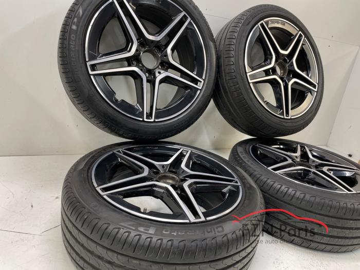Mercedes-Benz W177 W118 AMG Velgen set + Banden