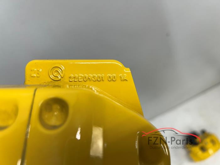 Mercedes-Benz W206 C63S E-Performance Remklauw links-achter geel